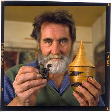 Tom Phillips with artifacts from Africa: Art of a Continent